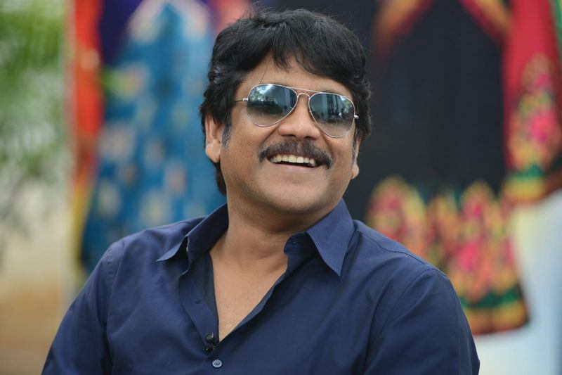 Nag throws a satire through Hello