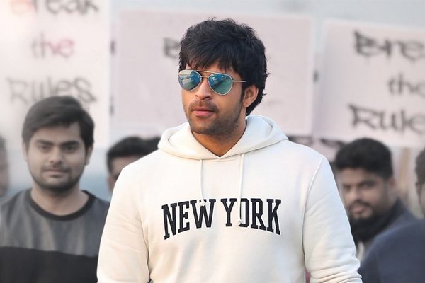 Varun Tej to work with a Hollywood Team