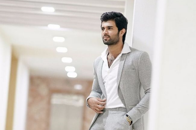 Vijay Devarakonda signs a Rom Com