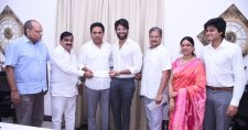 Vijay Devarakonda Donates Rs 25 Lakh