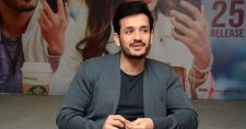 Akhil replaces Naga Chaitanya