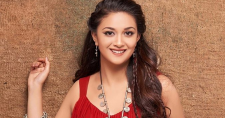 Keerthy Suresh to romance Naga Chaitanya